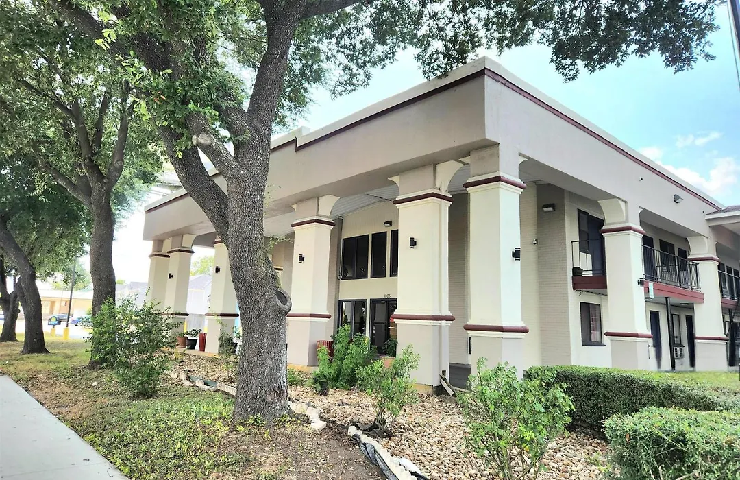 Days Inn By Wyndham San Marcos-1