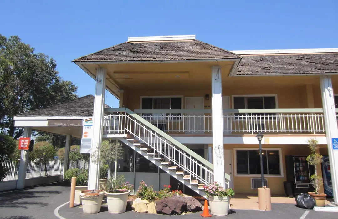 Caravelle Inn Extended Stay-1