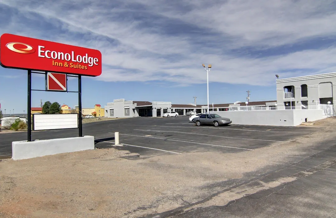 Econo Lodge Inn & Suites Santa Rosa-1