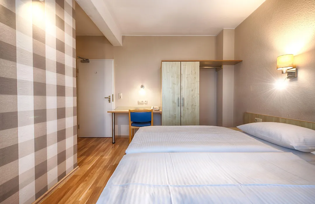 enjoy hotel Berlin City Messe-1