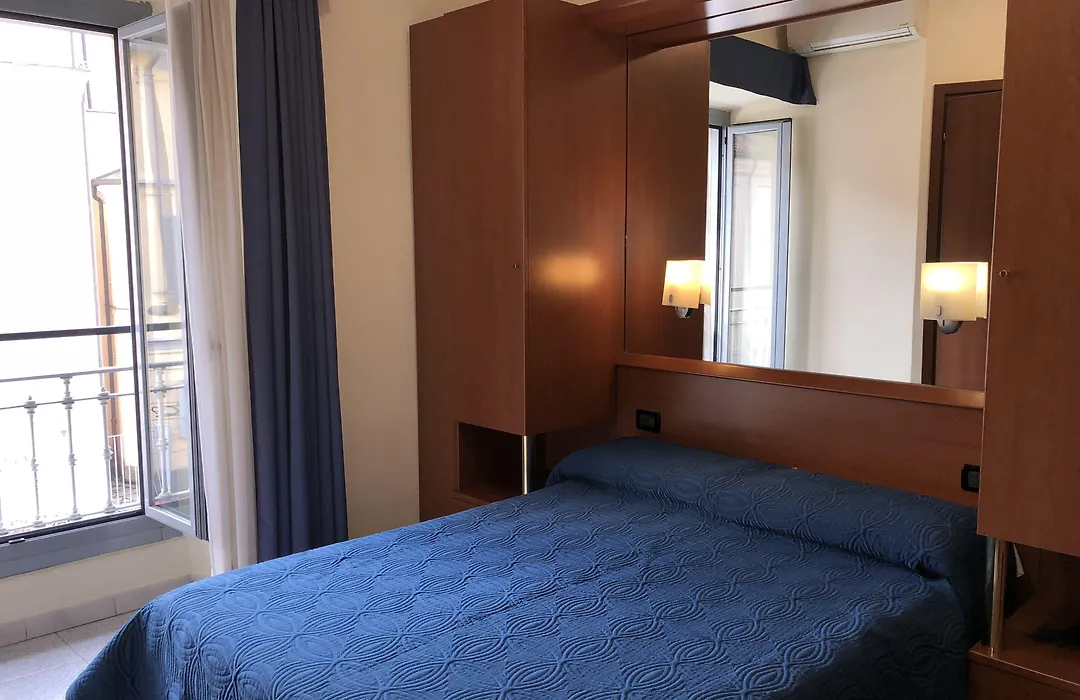 Hotel Aurora-1