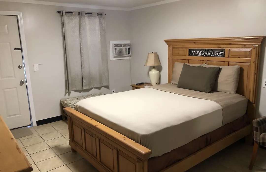 Atlantic Breeze Inn-1
