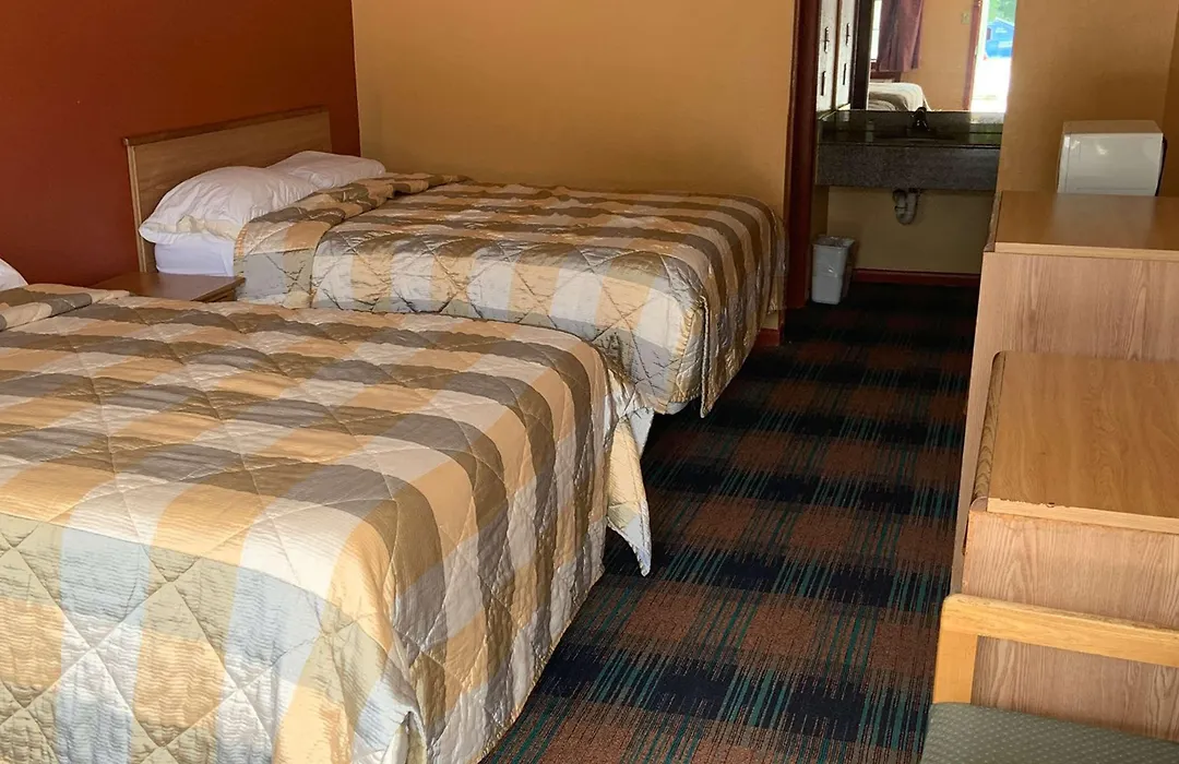 Luxury Inn Forrest City-1