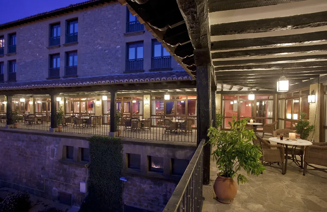 Parador De Sos Del Rey Catolico-1