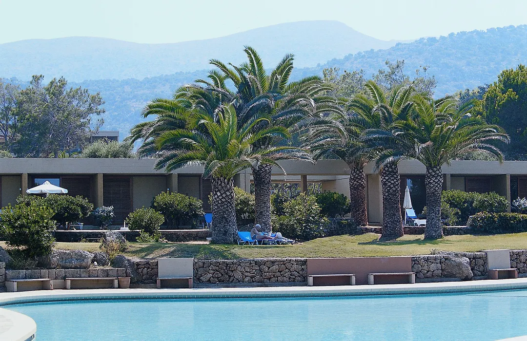 Kernos Beach Hotel&Bungalows-1