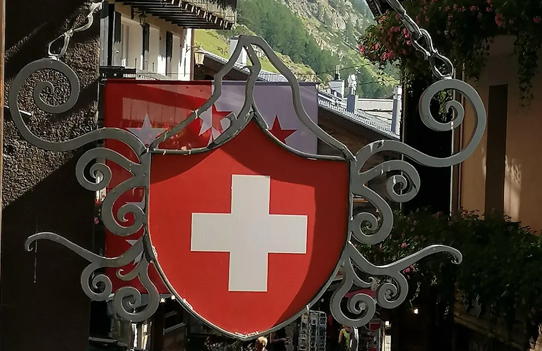 Petit Helvetia Budget Hotel-1