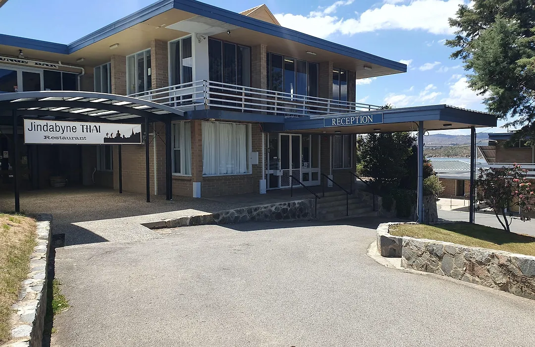Lake Jindabyne Hotel-1