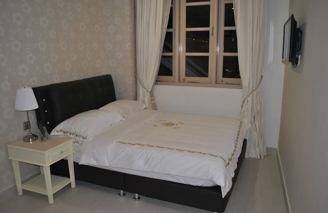 Jayleen Clarke Quay Hotel-1