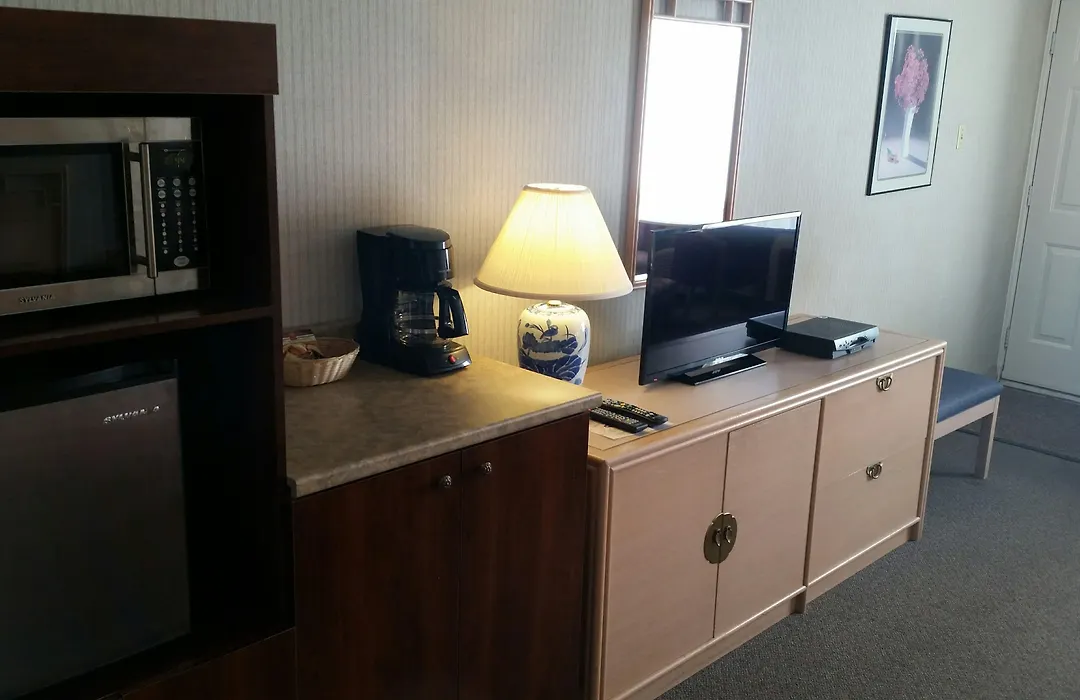 Hotel Motel Penn-Mass-1