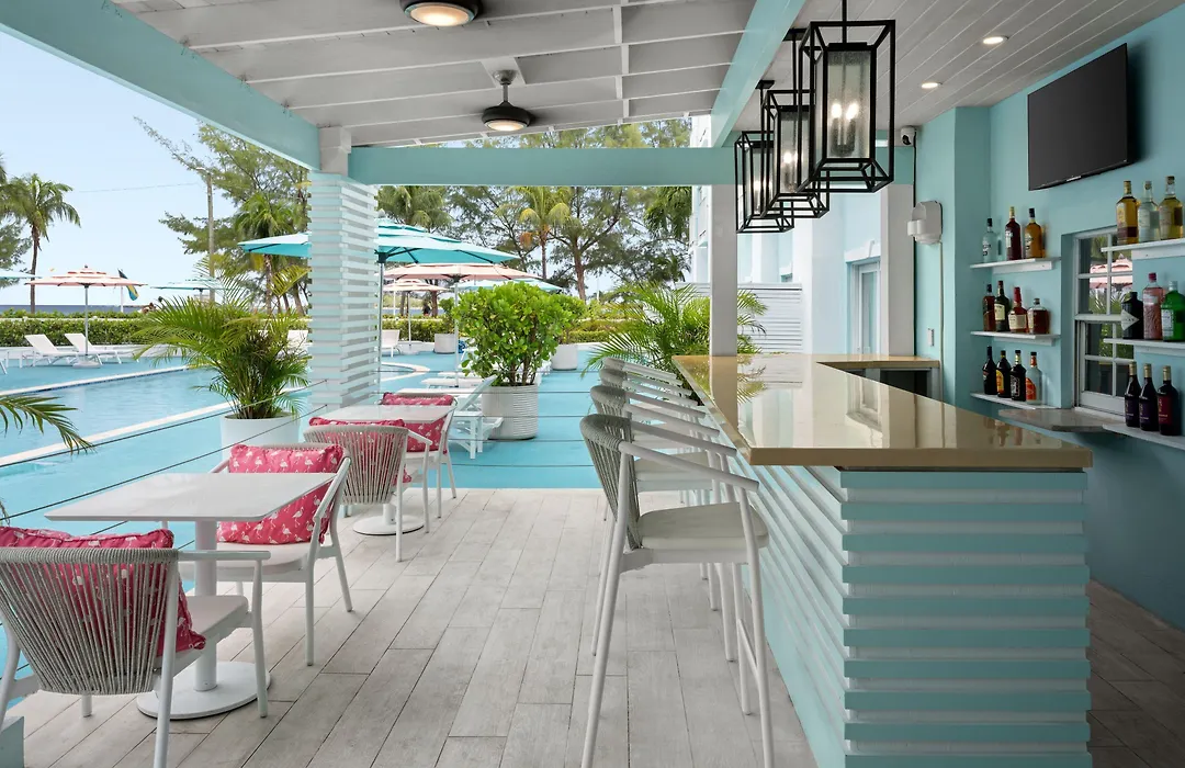 Courtyard By Marriott Nassau Downtown/Junkanoo Beach-1