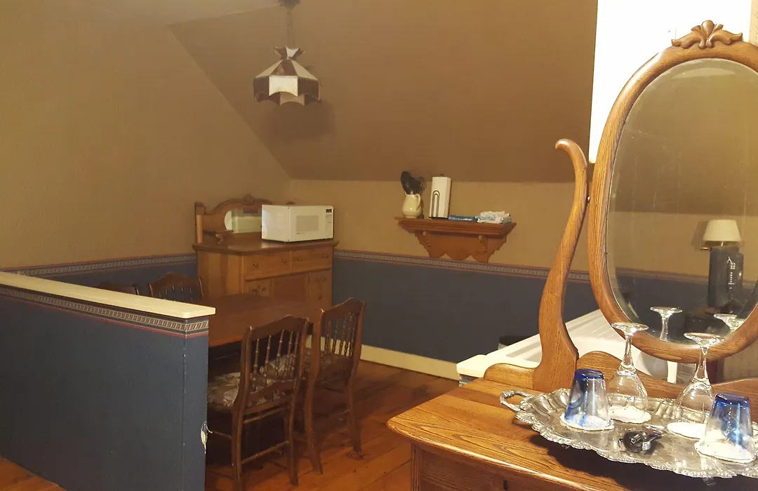 Holidae House Bed & Breakfast-1