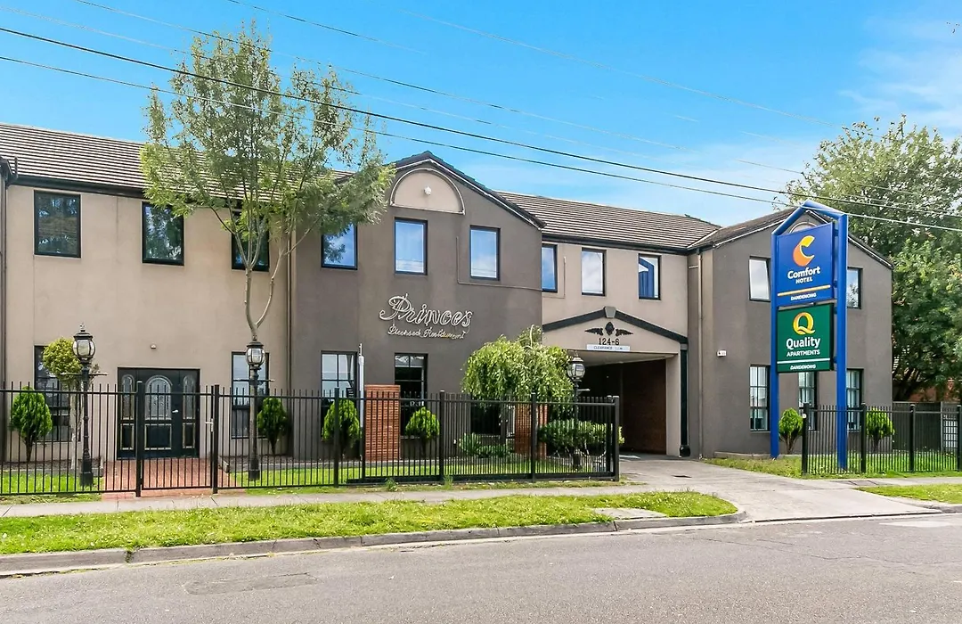 Comfort Hotel Dandenong-1