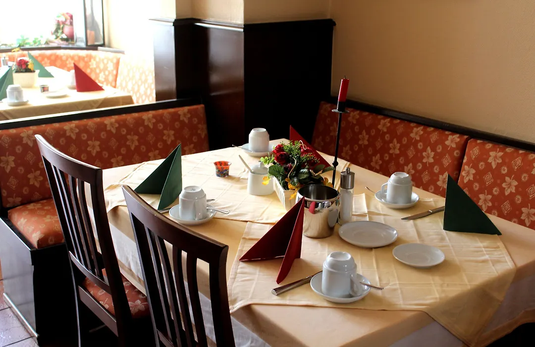 Hotel Am Roonplatz-1