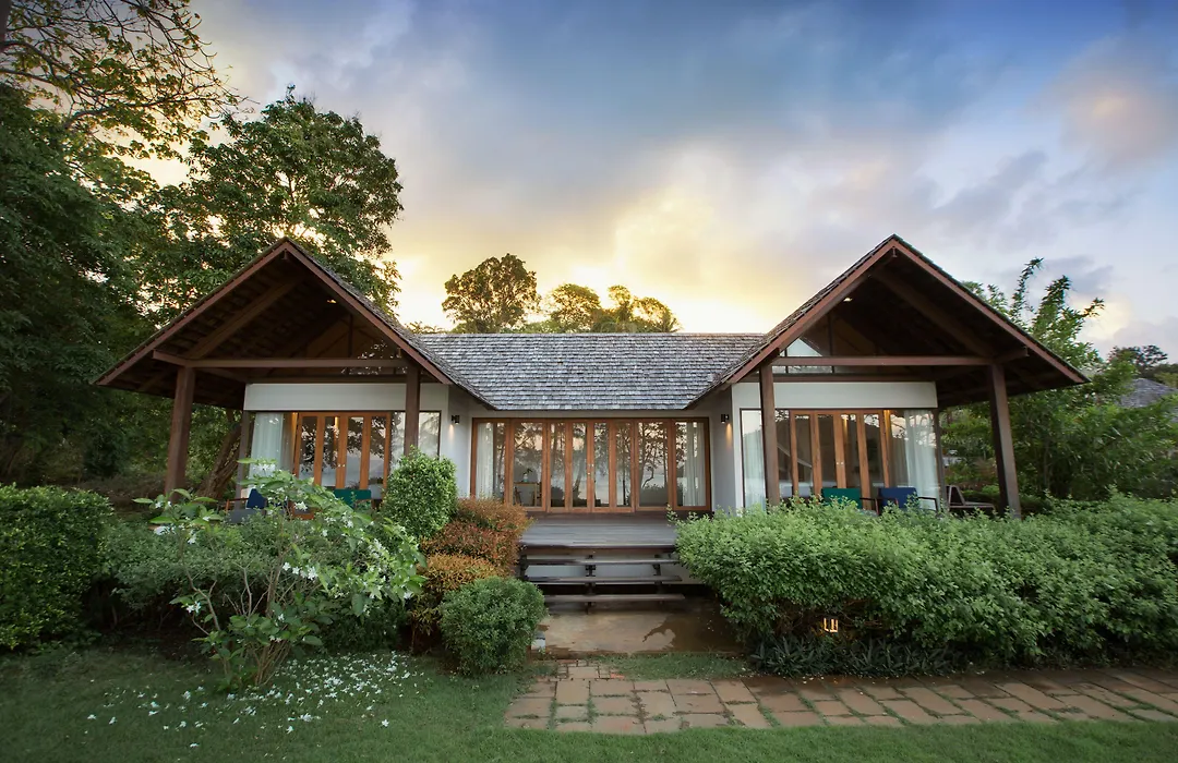 Mira Montra Resort Koh Mak-1