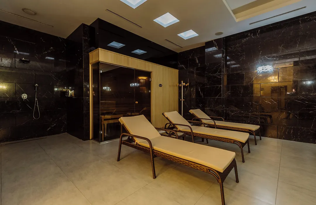 Golden Palace Batumi Hotel & Casino-1
