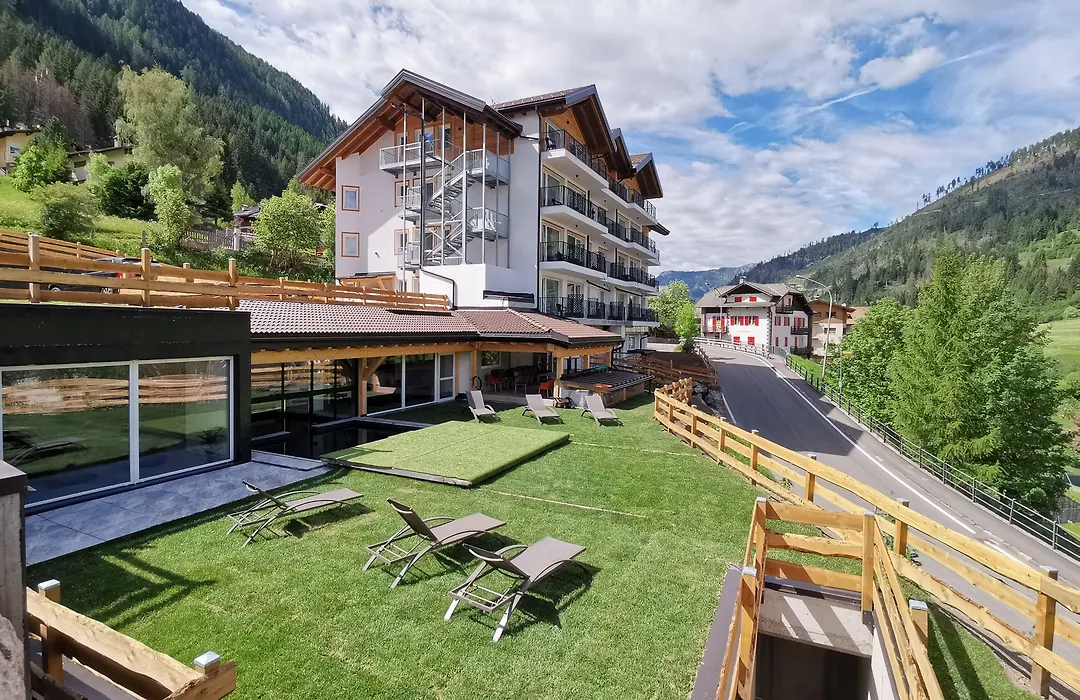 Active Alm Hotel-1