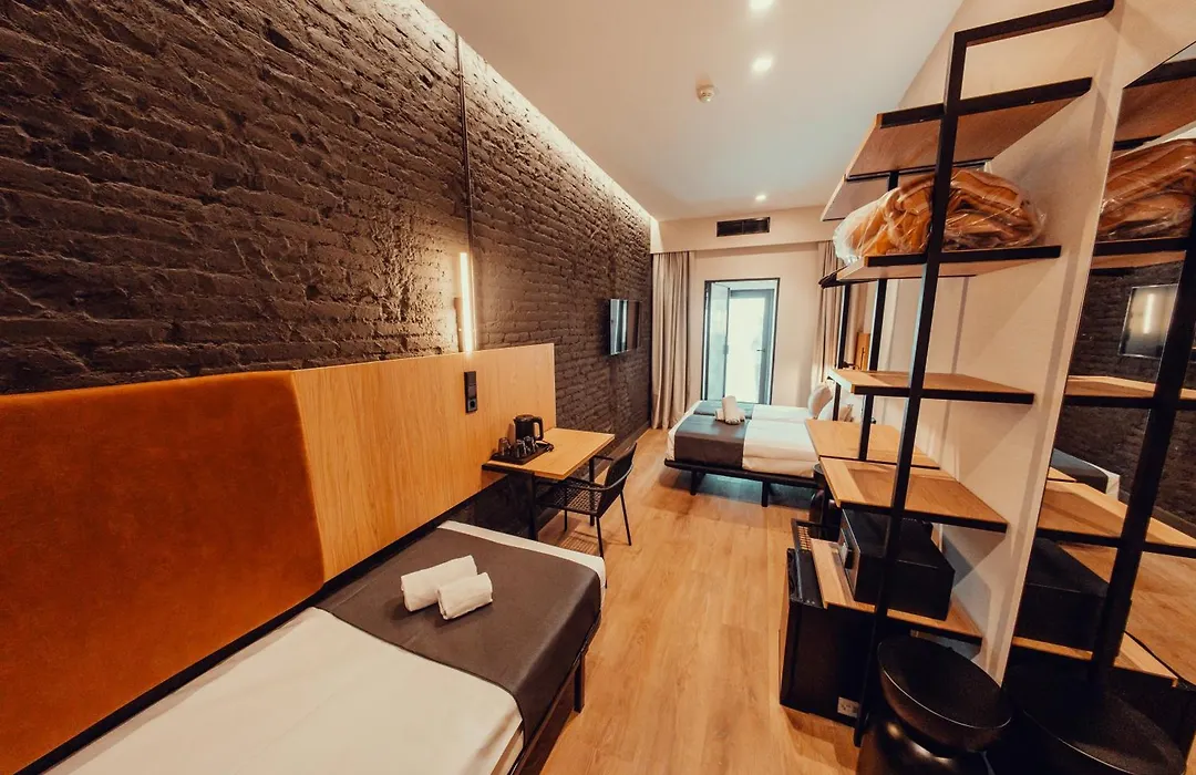 Hotel Transit-1