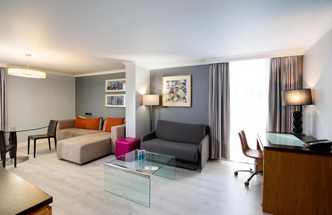 Hilton London Kensington Hotel-1