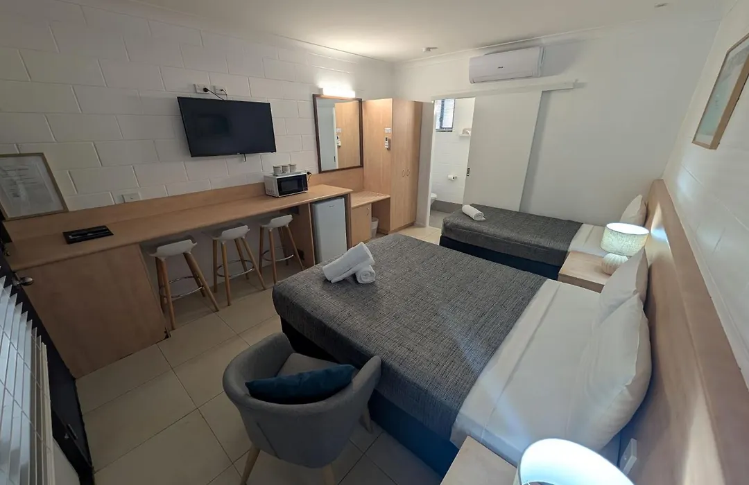 Moffat Beach Motel Caloundra-1