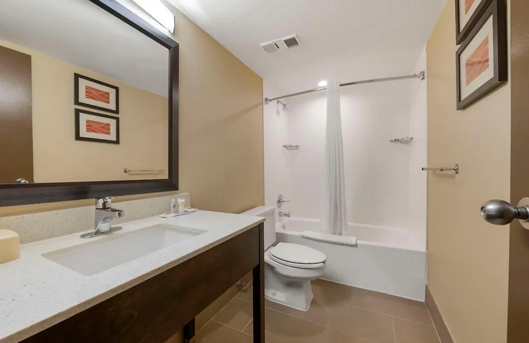 Comfort Inn & Suites Indianapolis Northwest - College Park-1