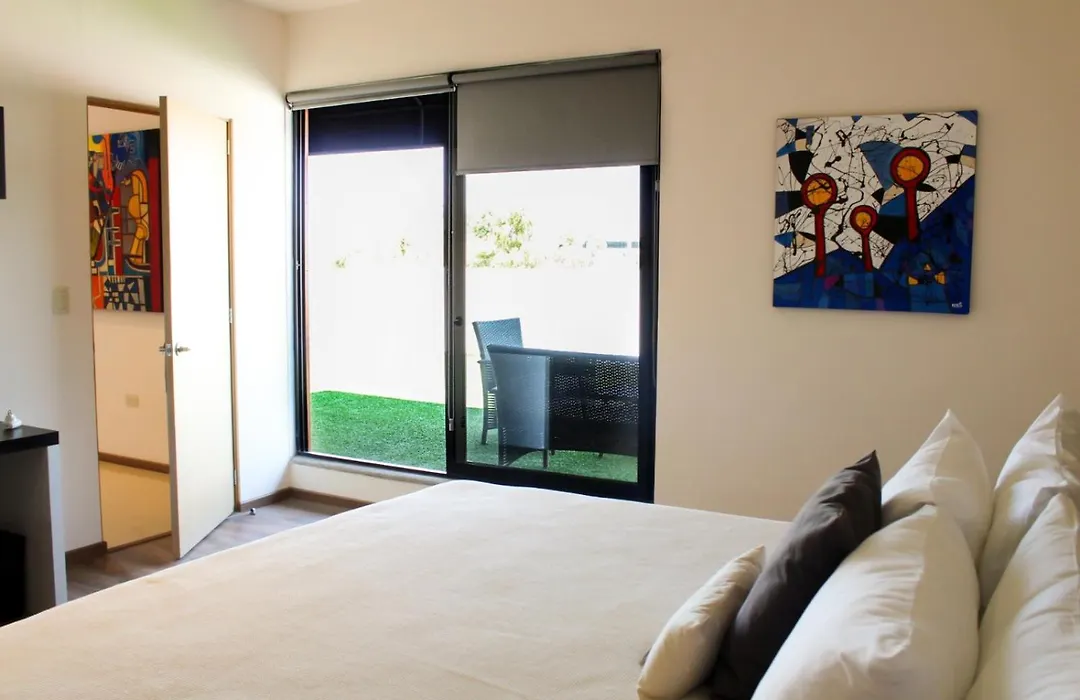 Room Hotel & Suites-1