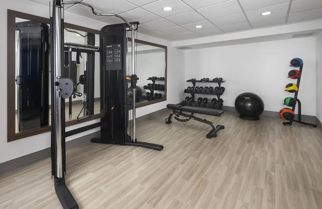 La Quinta Inn & Suites By Wyndham Downtown Asheville-1