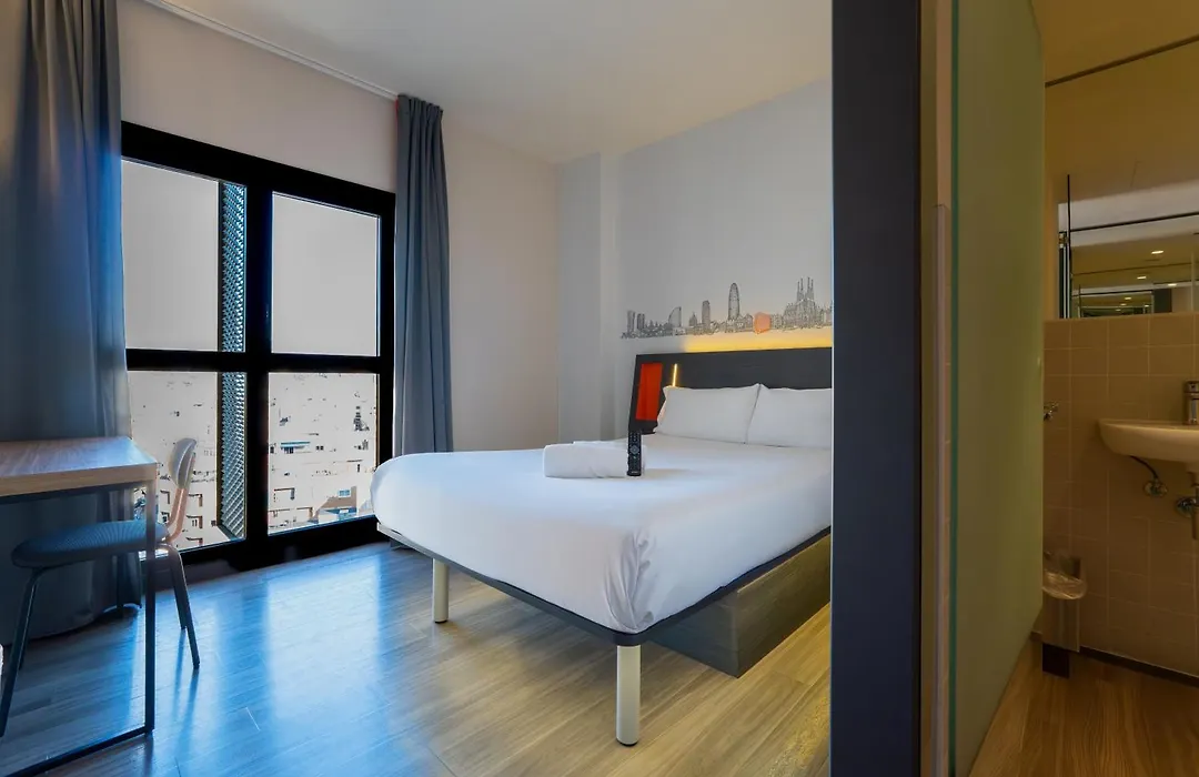 easyHotel Barcelona Fira-1