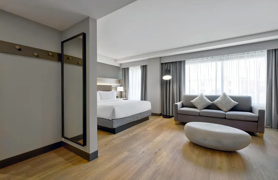 Doubletree By Hilton Davenport-1