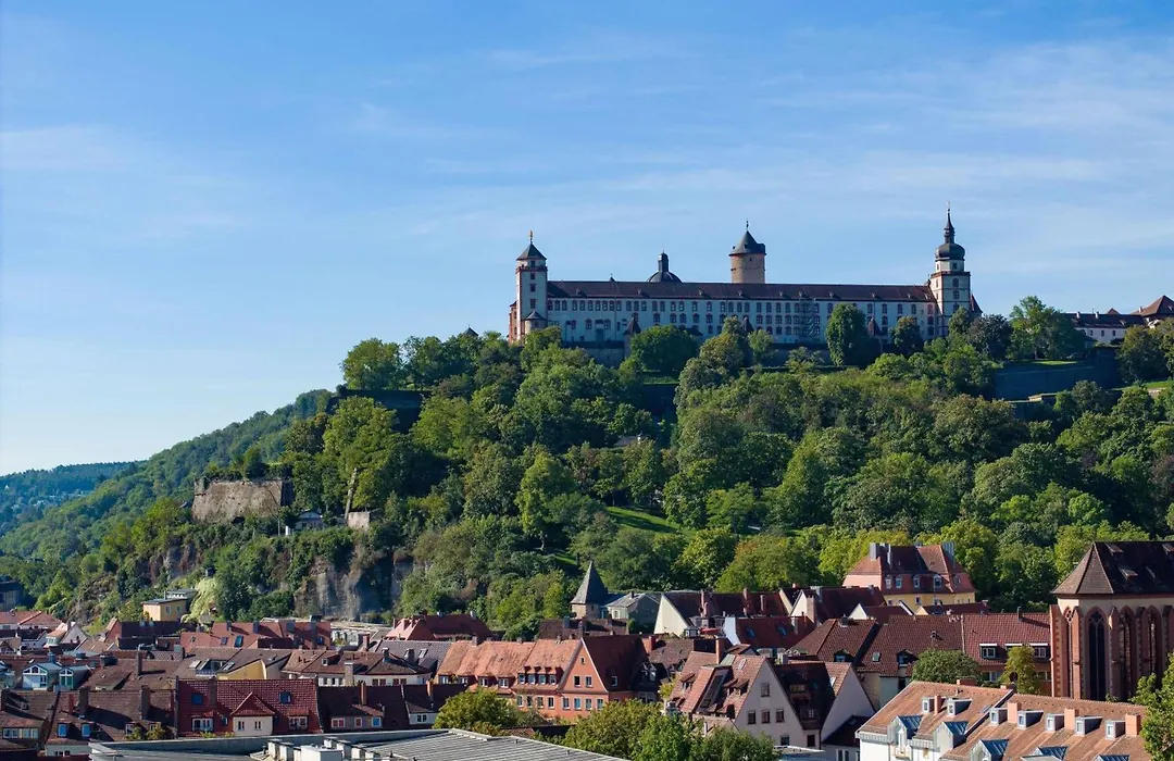 Mercure Hotel Wuerzburg Am Mainufer-1