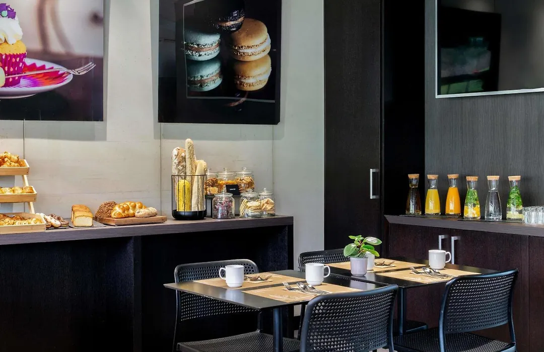 Novotel Suites Geneve Aeroport-1