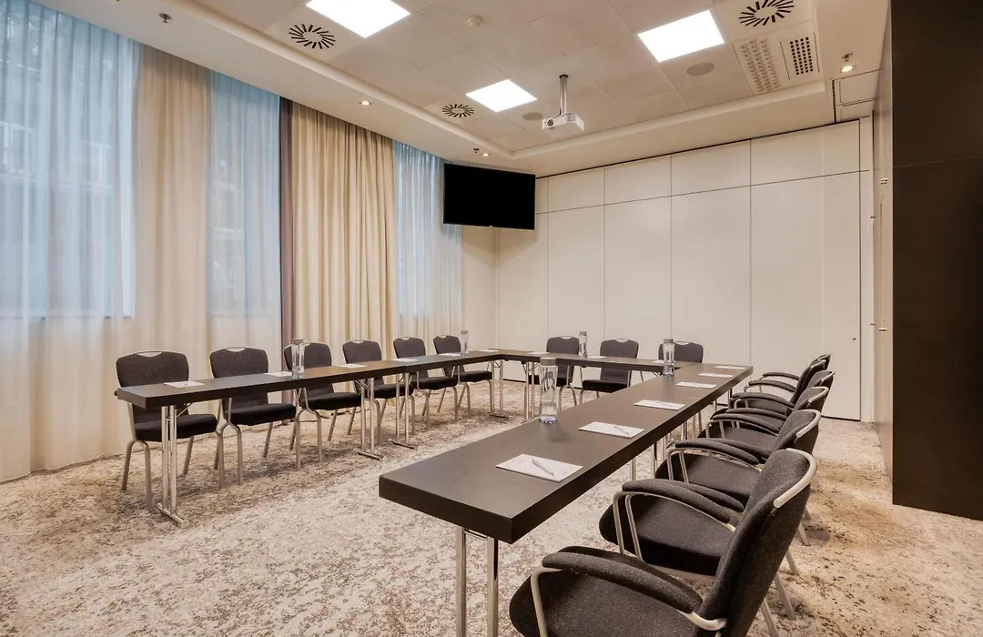 Radisson Hotel Brussels Centre Midi-1