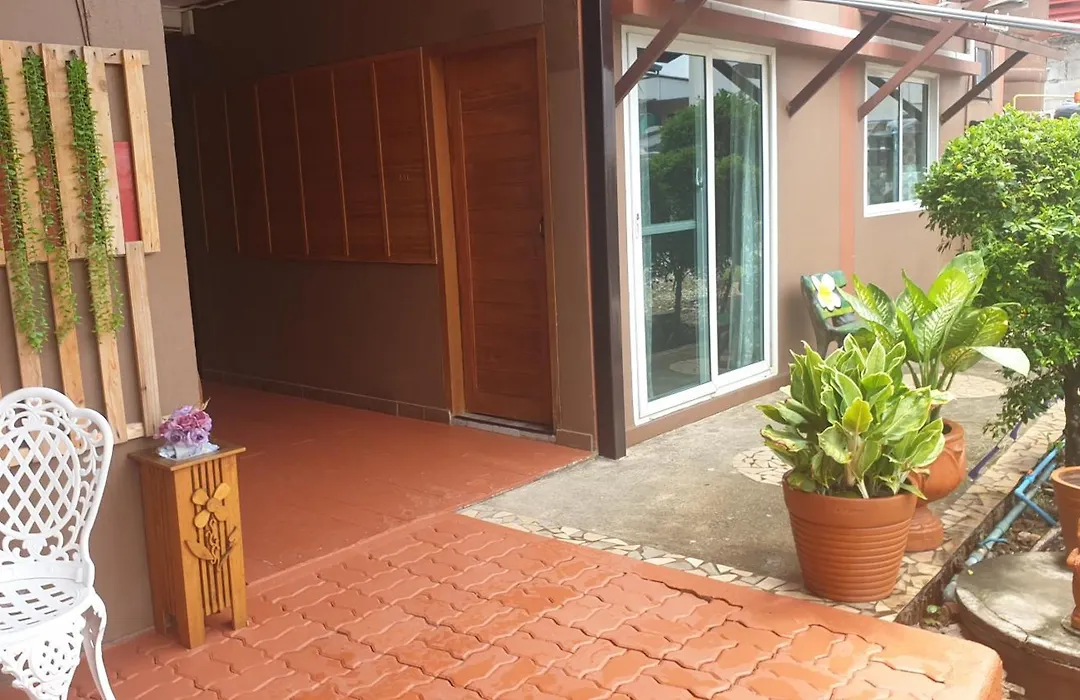 Little Guest House Hotel-1