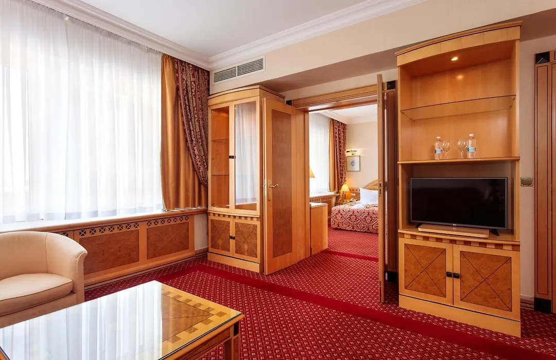 Natsionalny Hotel-1
