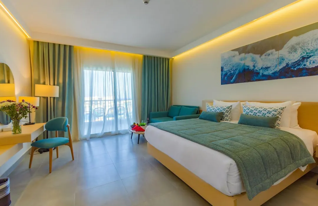 Amwaj Beach Club Abu Soma-1