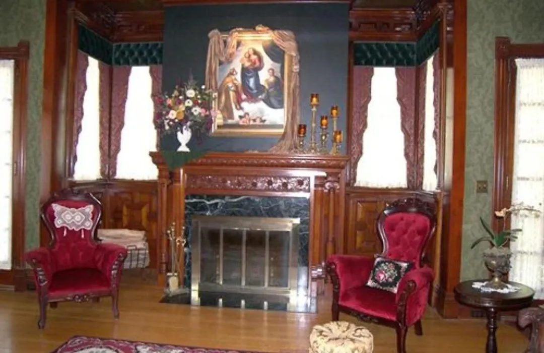 Alexander Mansion Bed And Breakfast-1