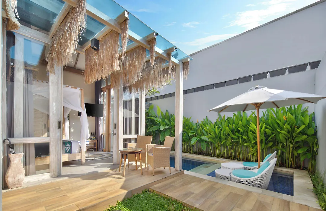 18 Suite Villa Kuta-1