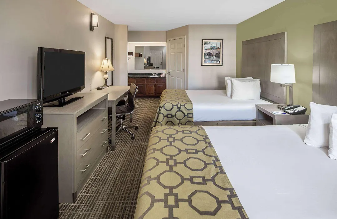 Baymont By Wyndham Cleveland-1