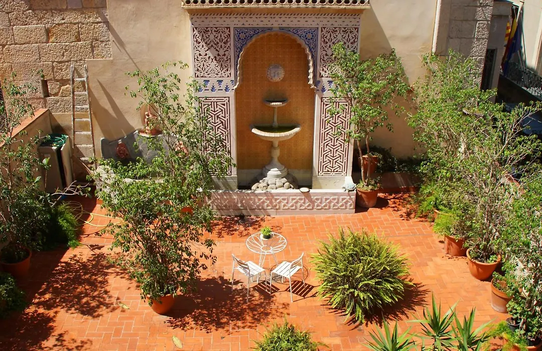 Hostal Mimi Las Ramblas-1