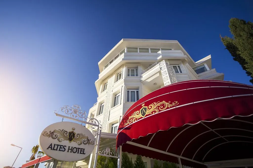 Altes Hotel-1