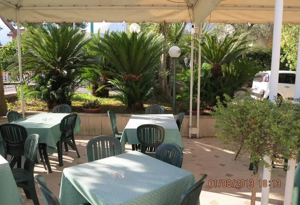 Albergo Little Garden-1