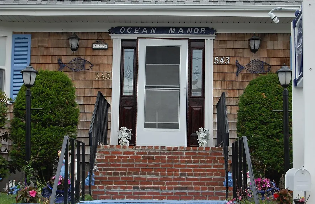 A Cape Cod Ocean Manor Inn-1