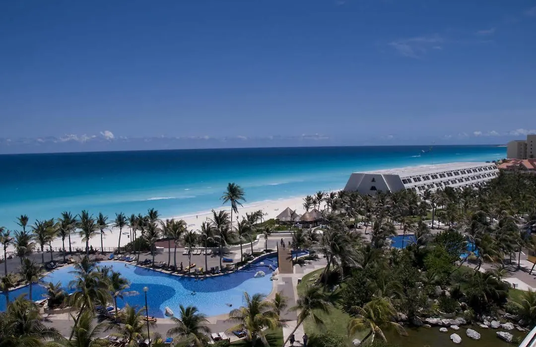 Oasis Cancun Lite-1