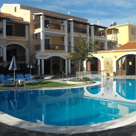 Perros Hotel-2