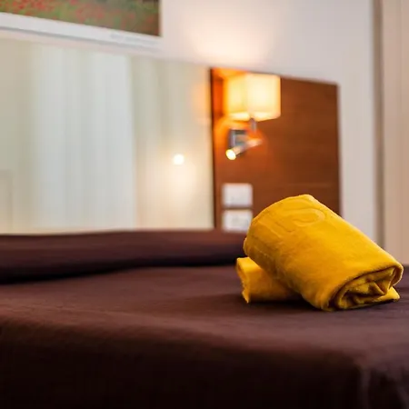 Hotel President-2