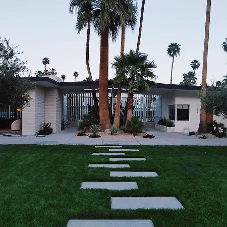 Azure Sky Hotel - Adults Only - A Town & Desert Boutique Hotel-2