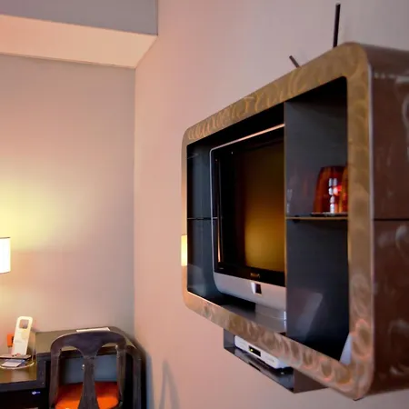 Orange Hotel-2