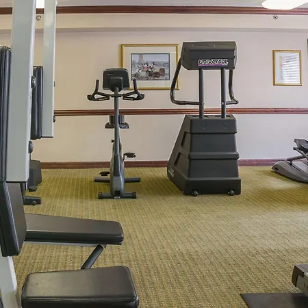 Quality Inn & Suites Detroit Metro Airport-2