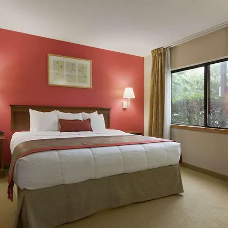 Ramada By Wyndham Raleigh-2