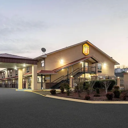 Super 8 By Wyndham Cleveland-2