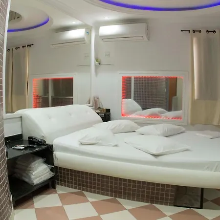Studio Motel (Adults Only)-3